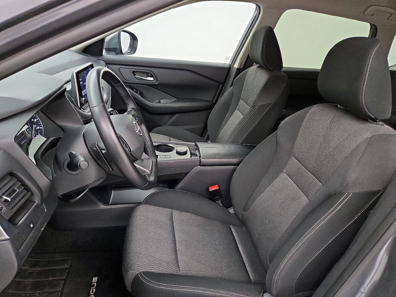 2025 Nissan Rogue SV - Photo 12