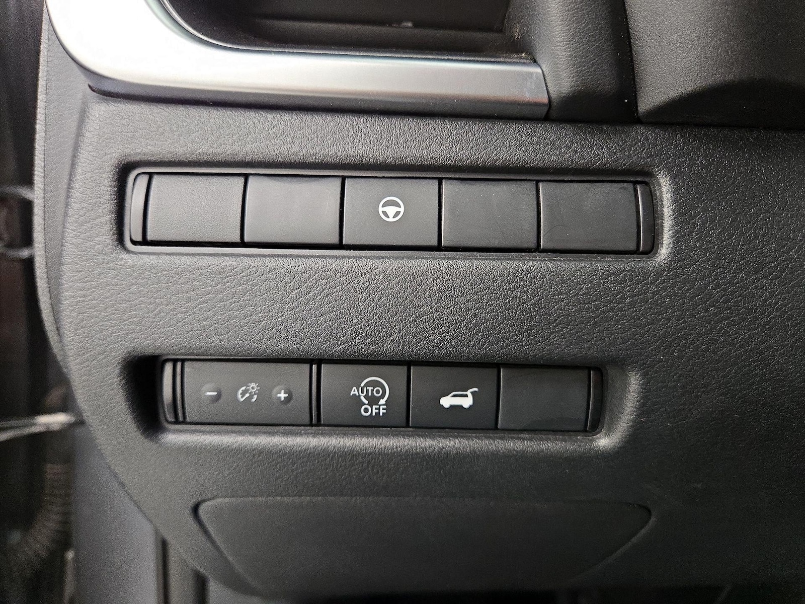 2025 Nissan Rogue SV - Photo 14