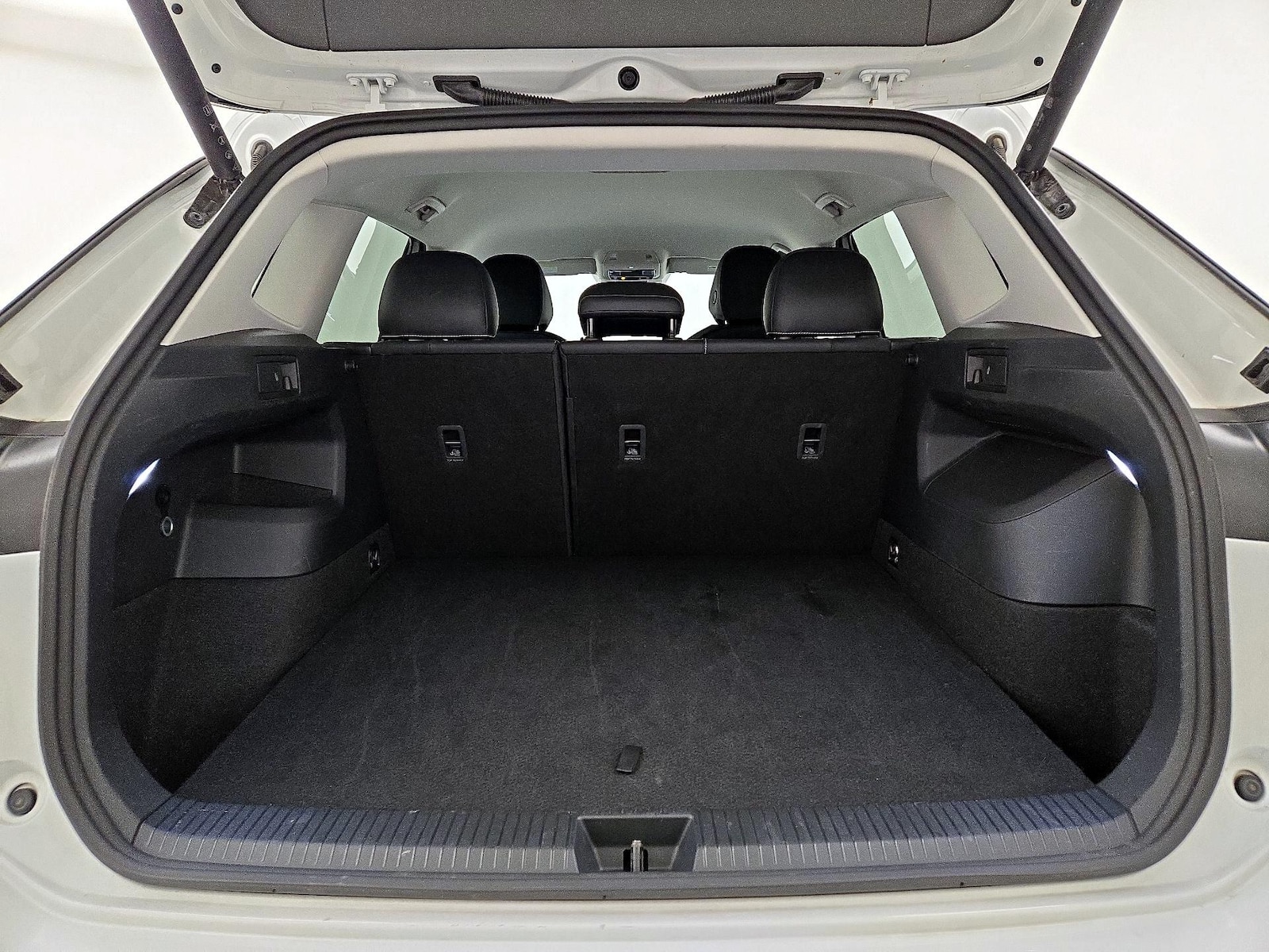 2026 Volkswagen Tiguan SE - Photo 21