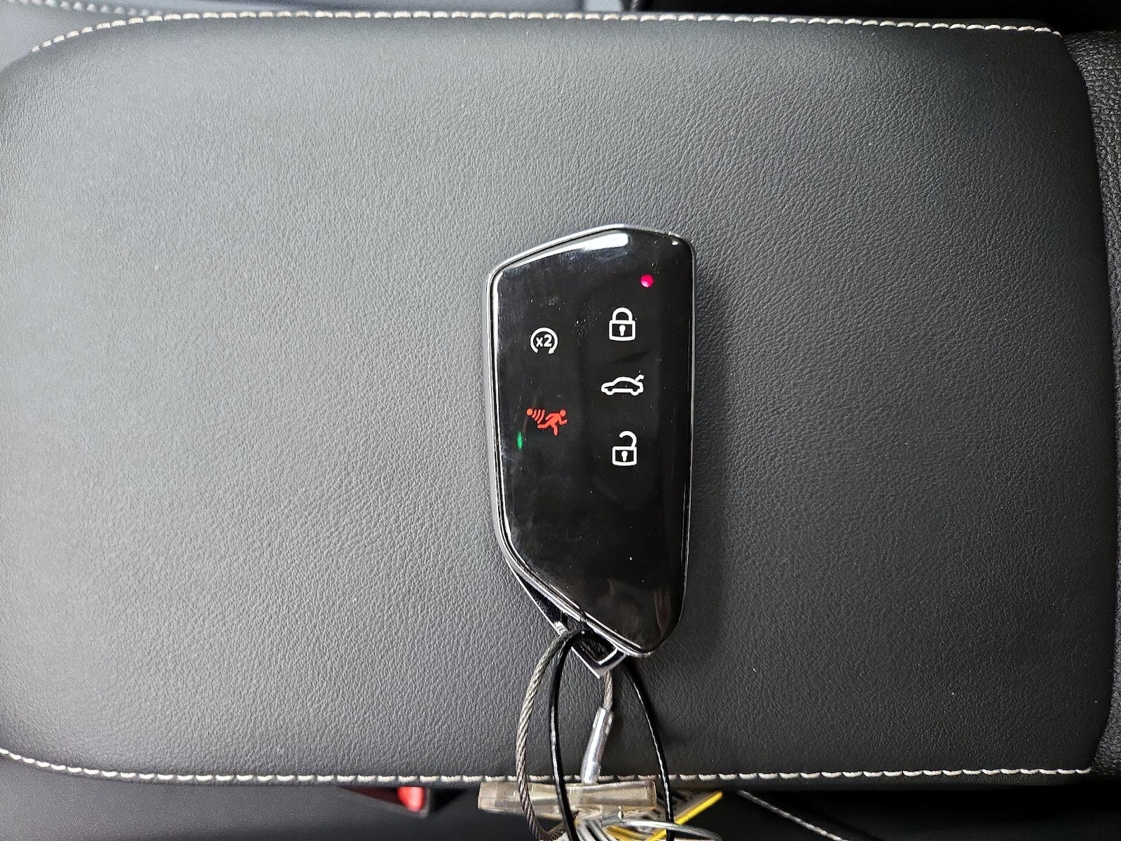 2026 Volkswagen Tiguan SE - Photo 23