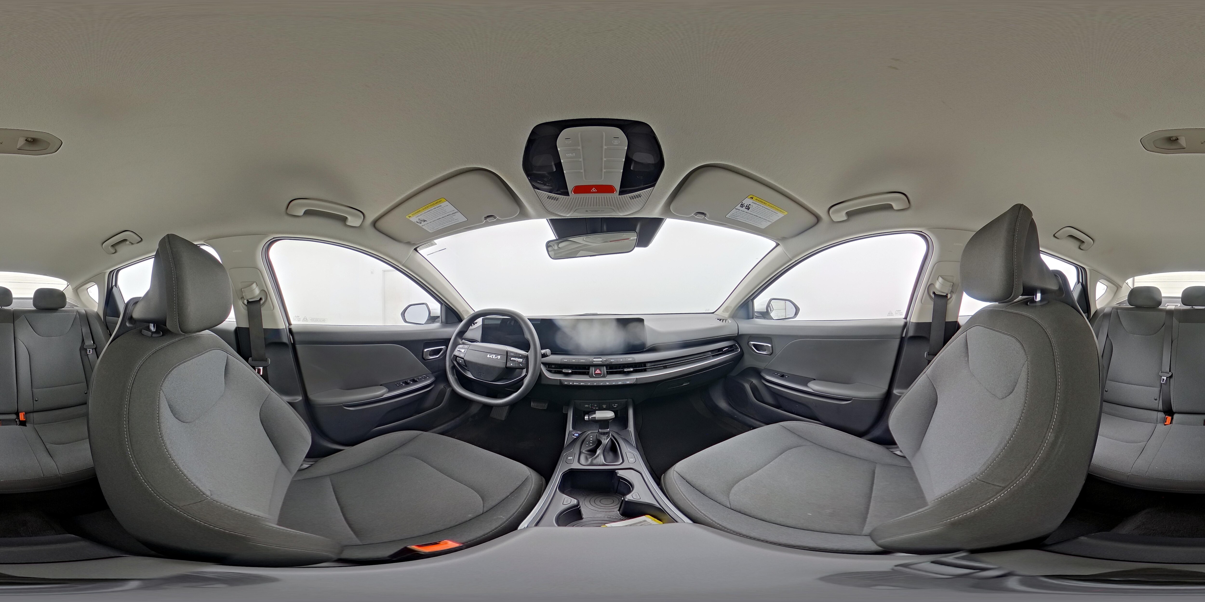 2025 Kia K4 LXS - Photo 24