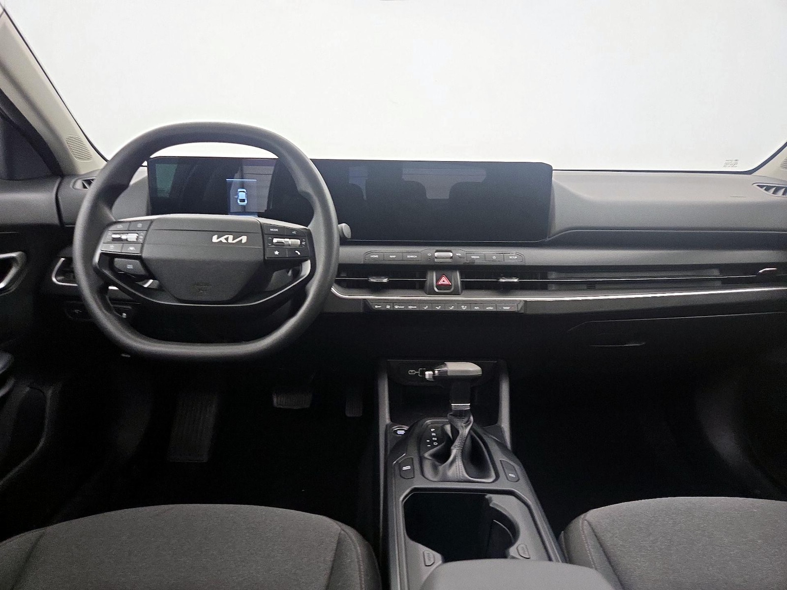 2025 Kia K4 LXS - Photo 10