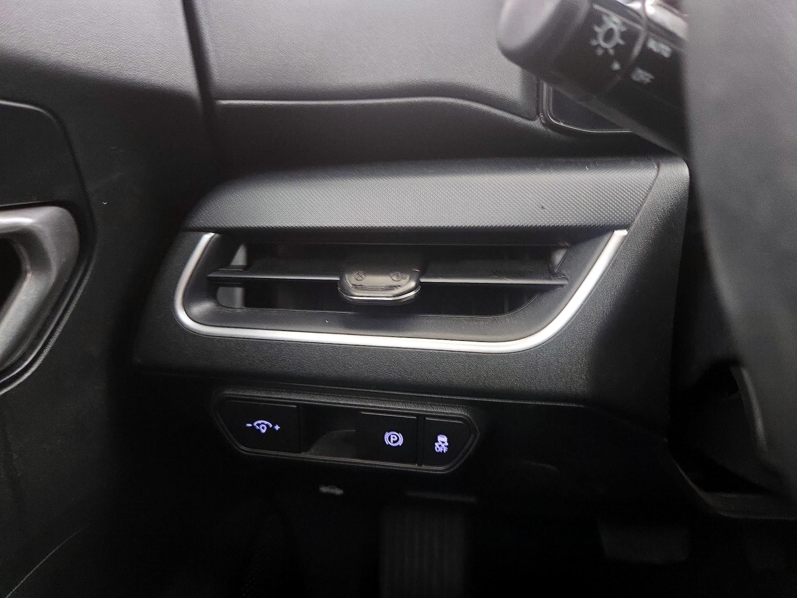 2025 Kia K4 LXS - Photo 14