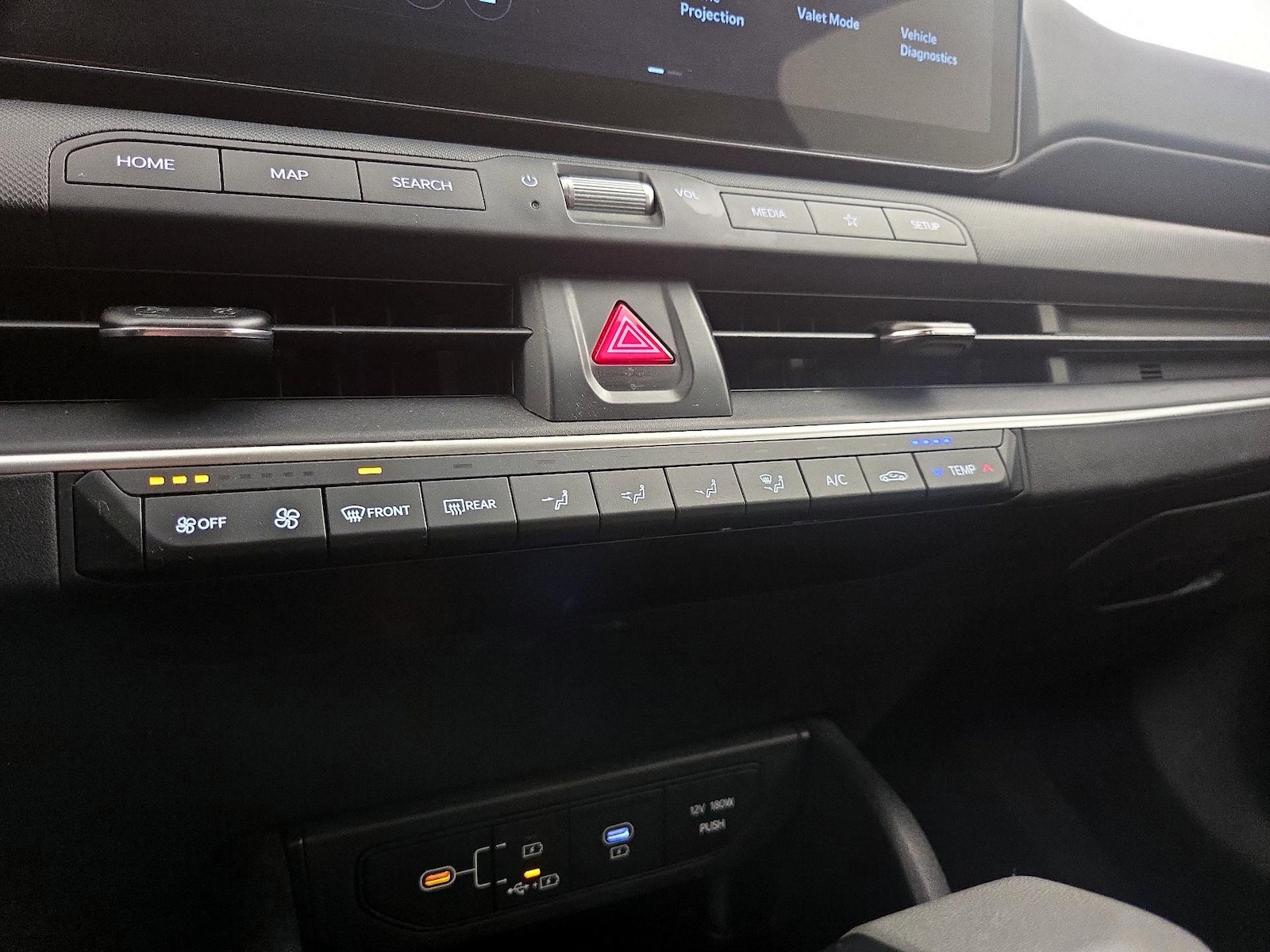 2025 Kia K4 LXS - Photo 17