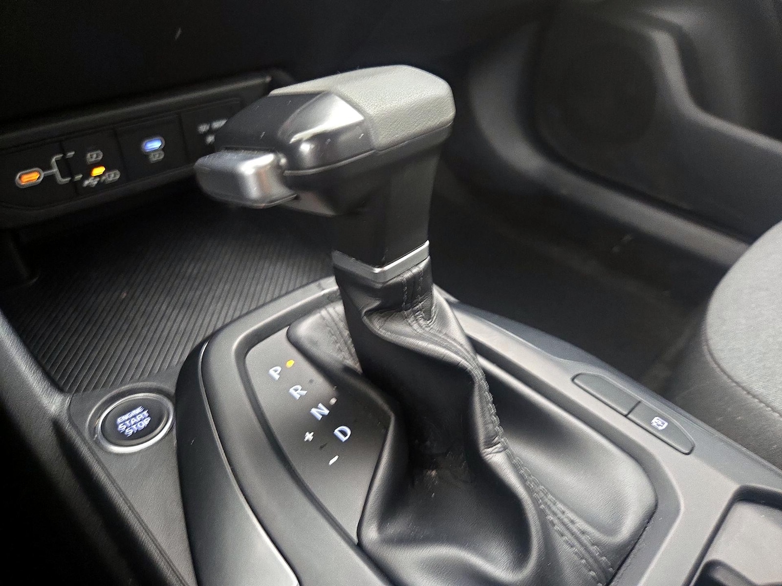 2025 Kia K4 LXS - Photo 18