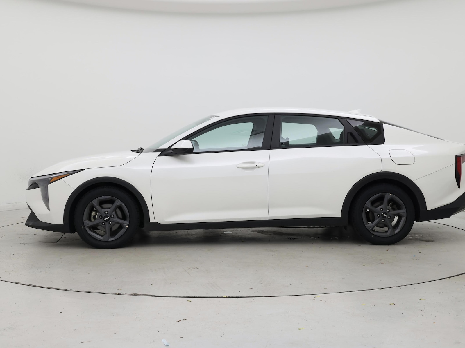 2025 Kia K4 LXS - Photo 4