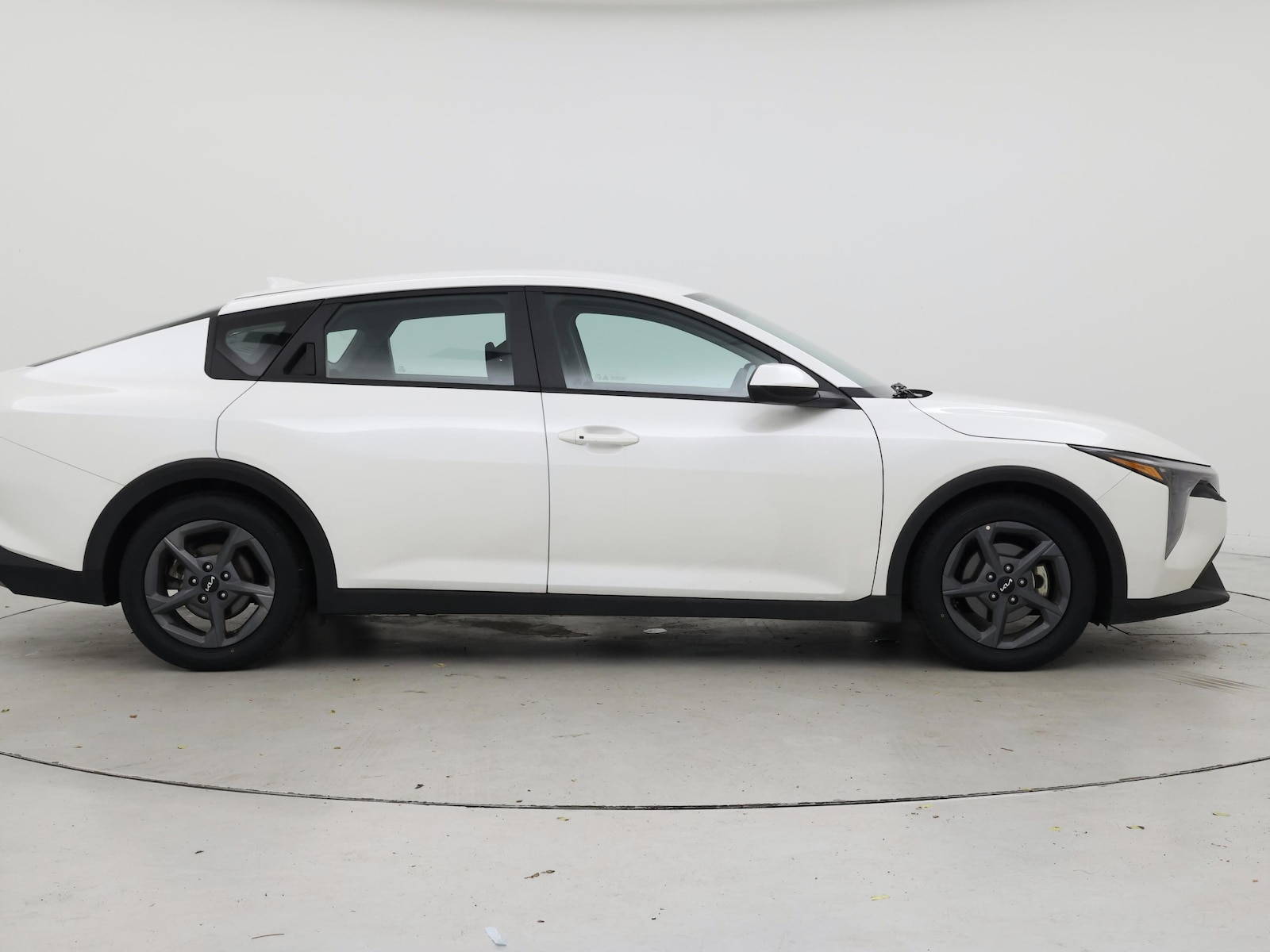 2025 Kia K4 LXS - Photo 8