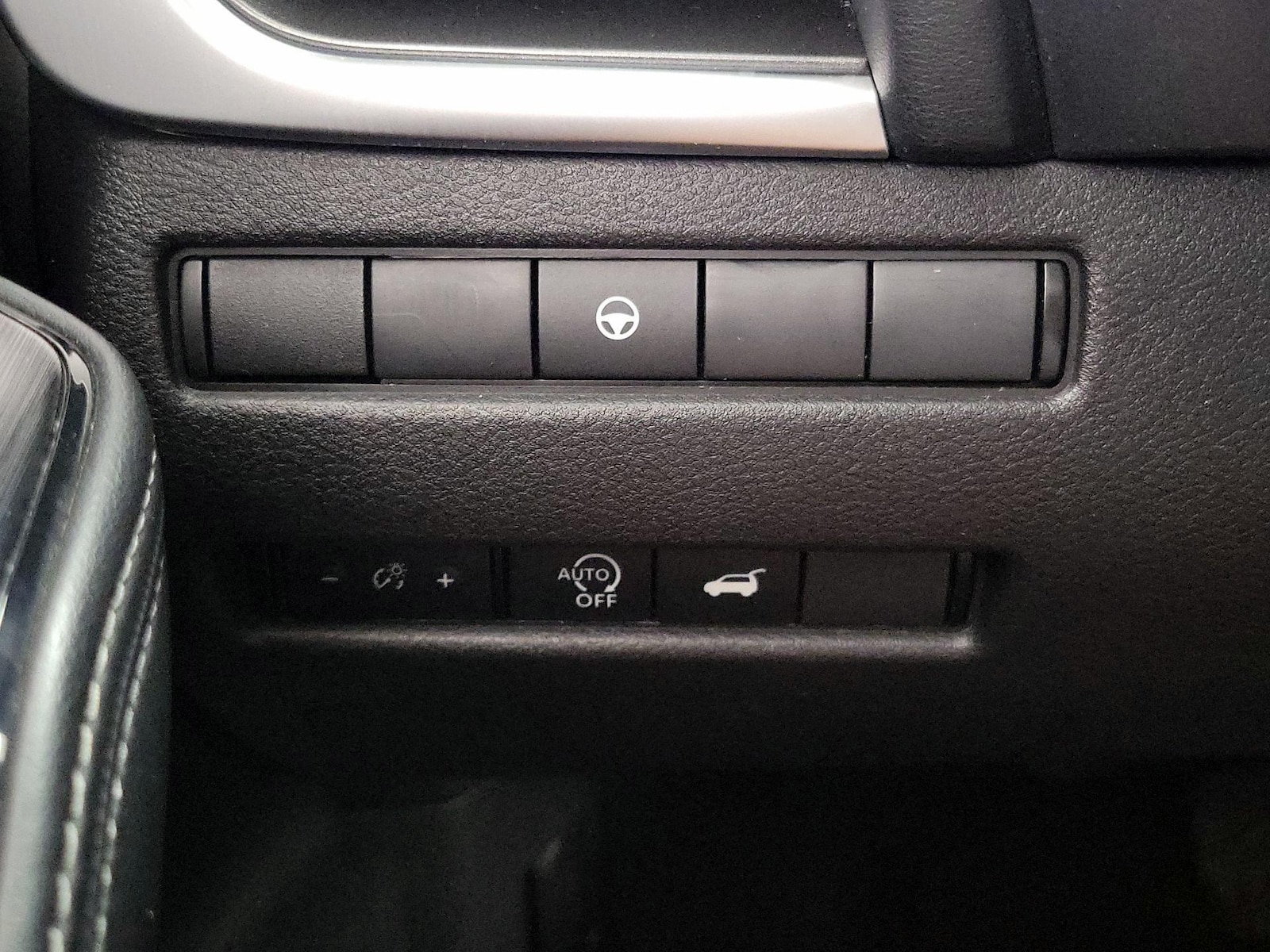 2025 Nissan Rogue SV - Photo 14