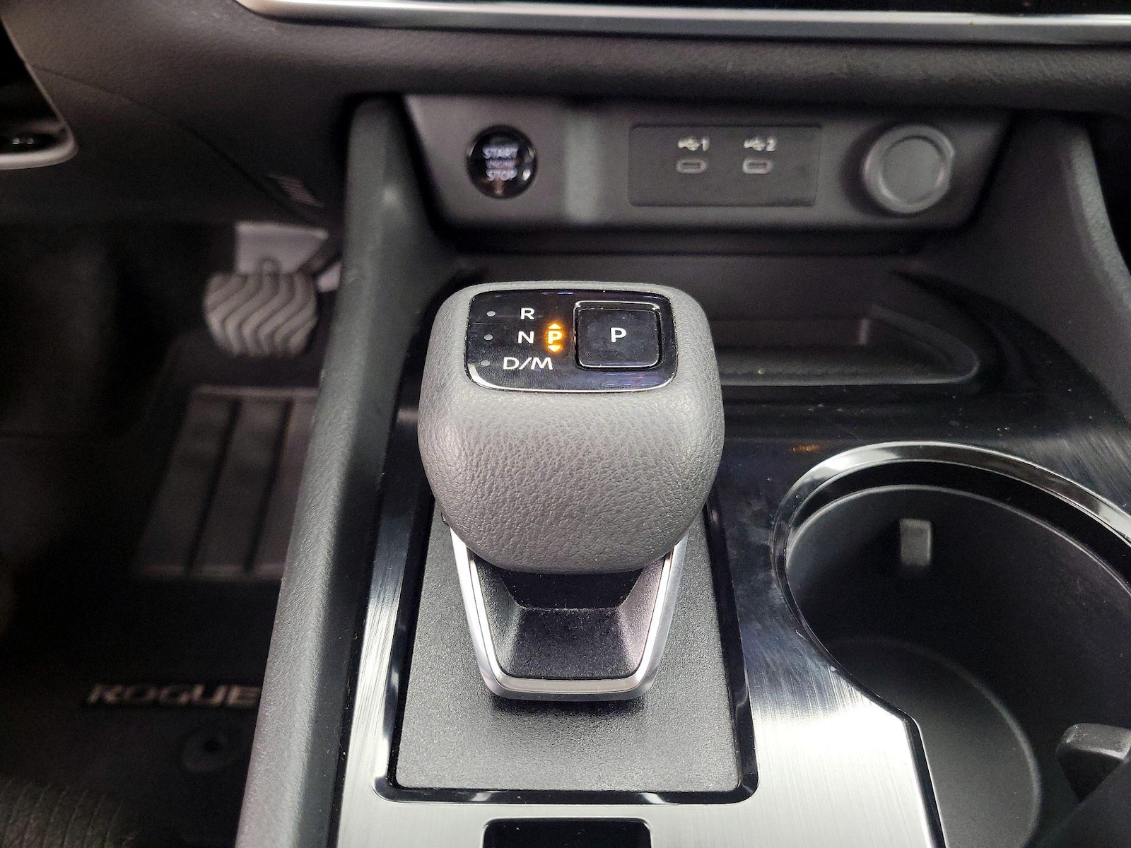2025 Nissan Rogue SV - Photo 18