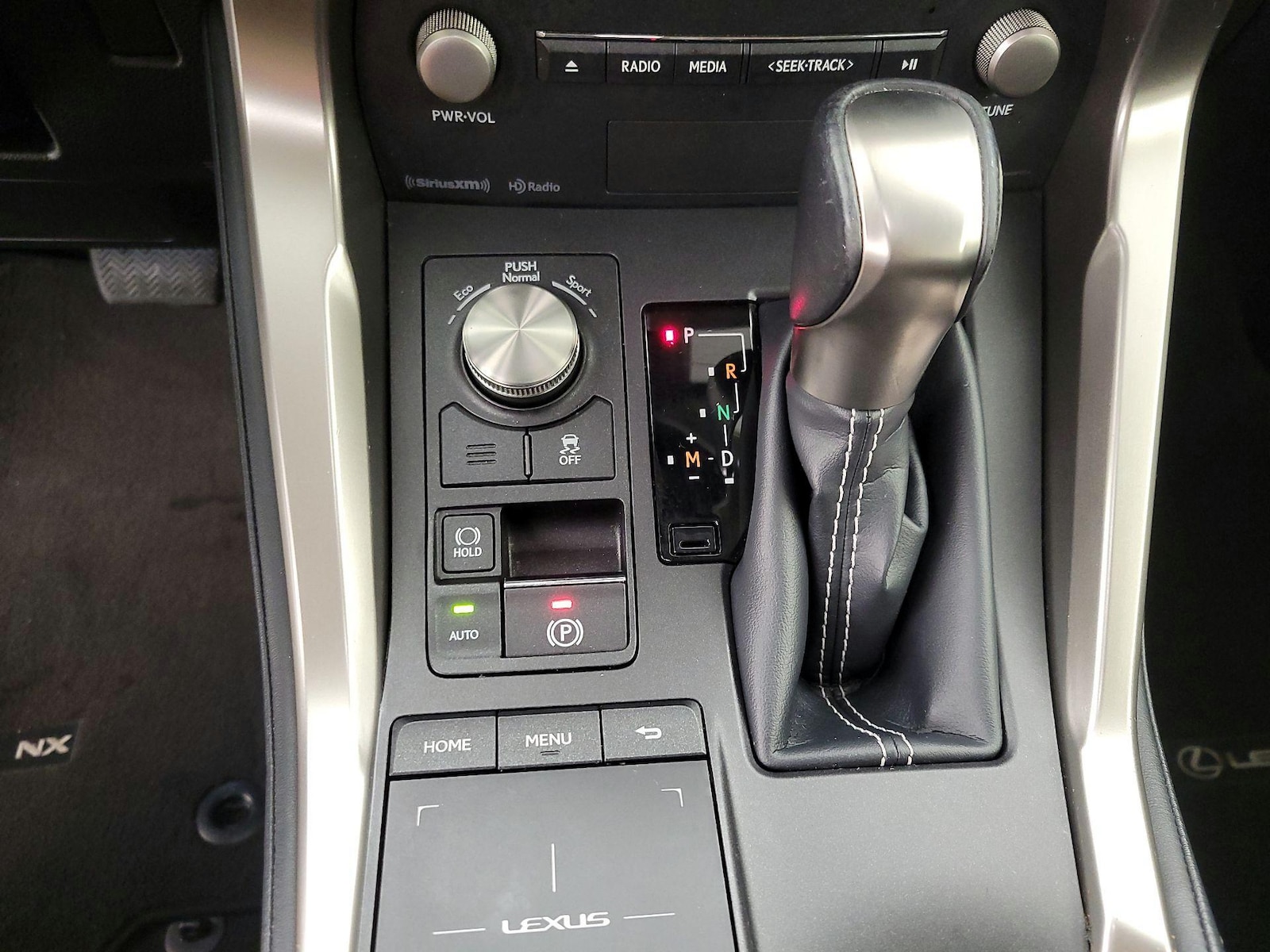 2021 Lexus NX 300 - Photo 18