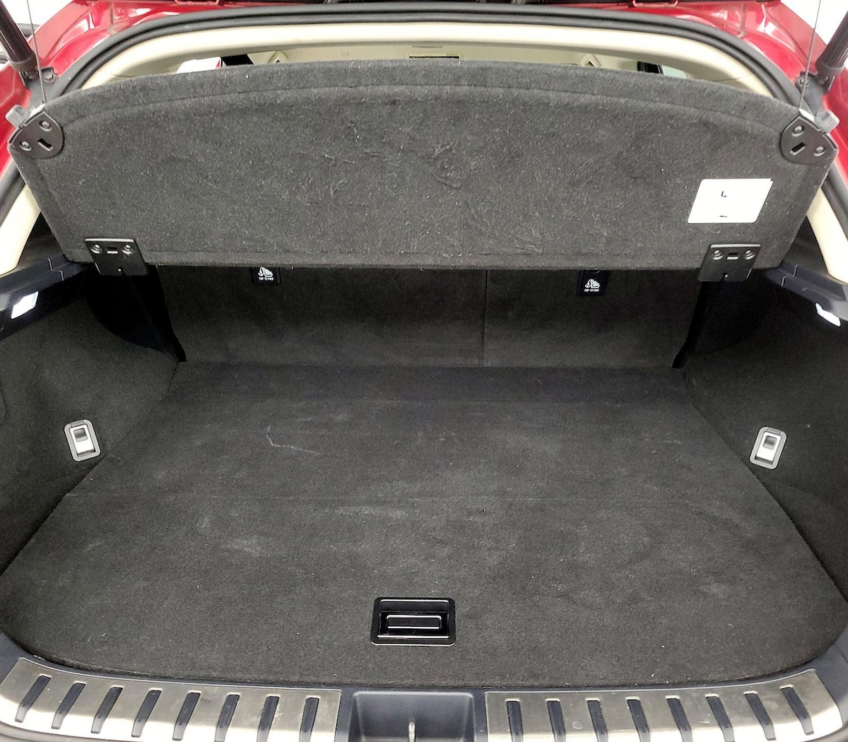Trunk/Cargo (Seats Up)