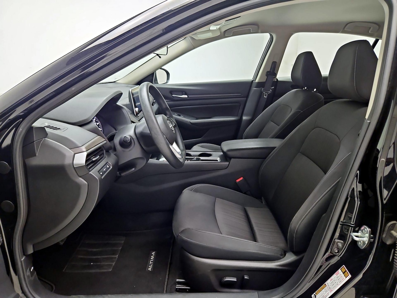 2025 Nissan Altima SV - Photo 12