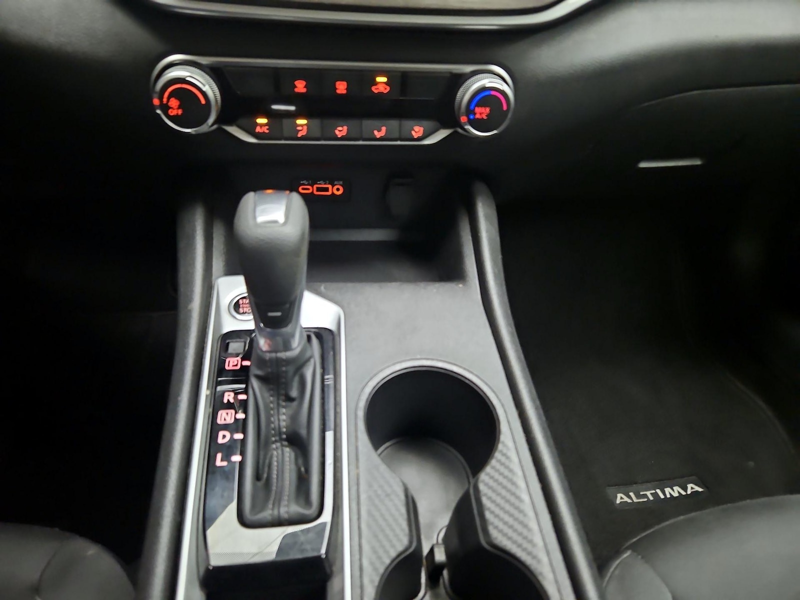 2025 Nissan Altima SV - Photo 17