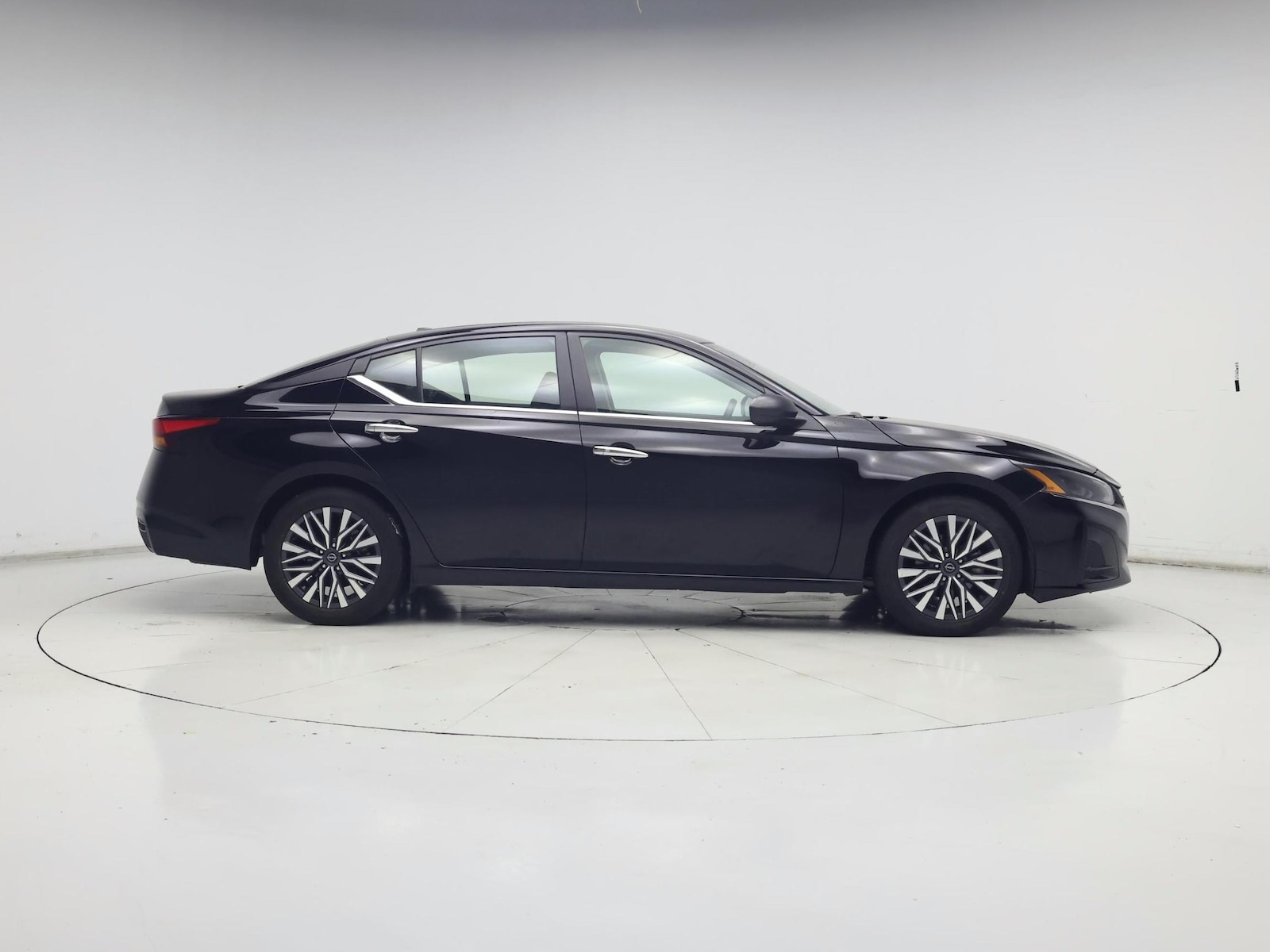 2025 Nissan Altima SV - Photo 8