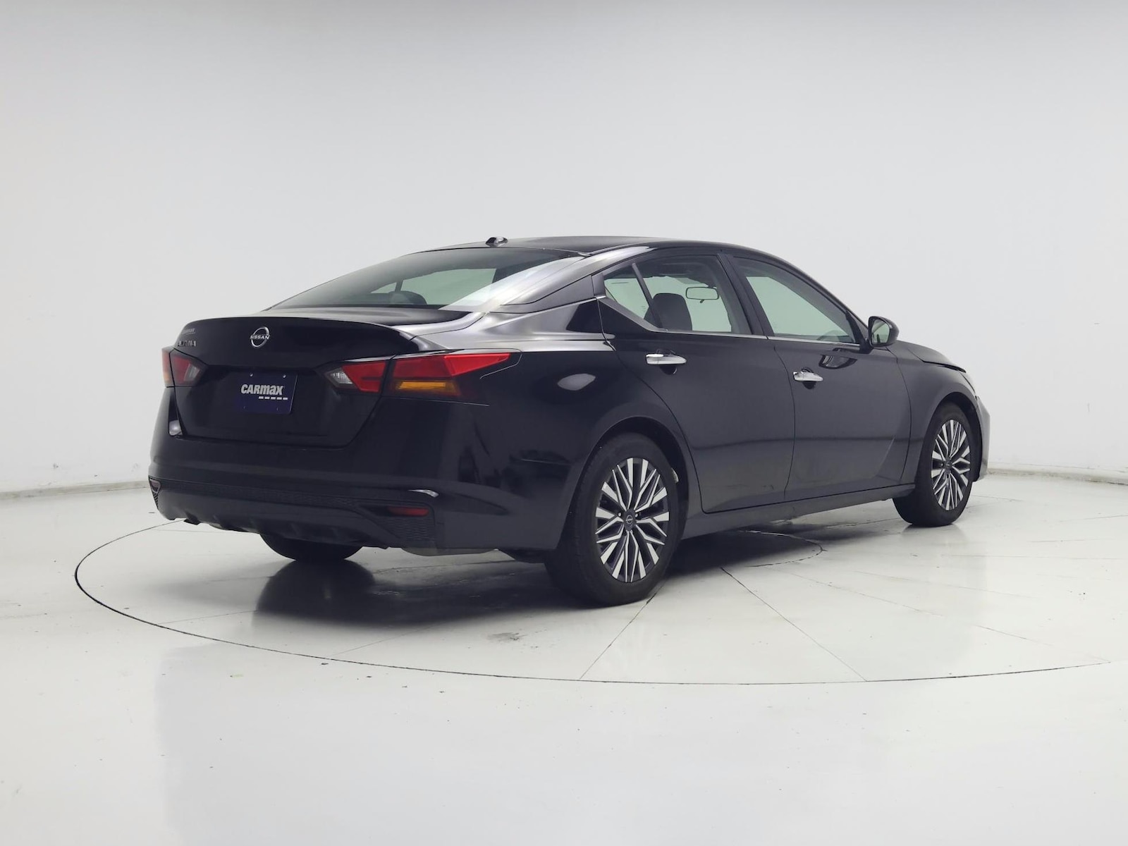 2025 Nissan Altima SV - Photo 9
