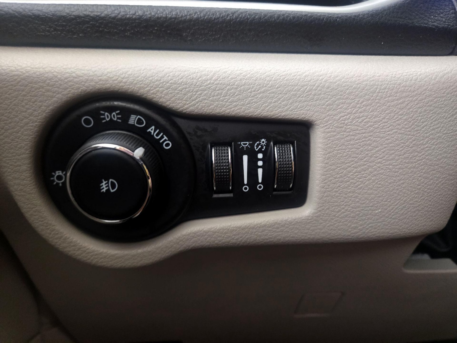 2023 Chrysler Pacifica Hybrid Touring L - Photo 14