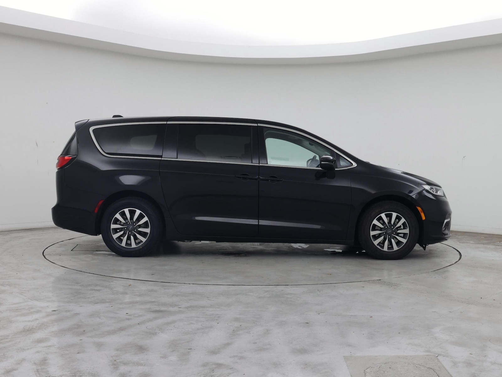 2023 Chrysler Pacifica Hybrid Touring L - Photo 8