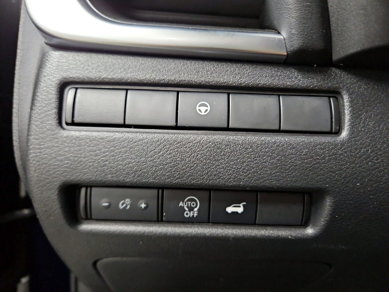 2025 Nissan Rogue SV - Photo 14