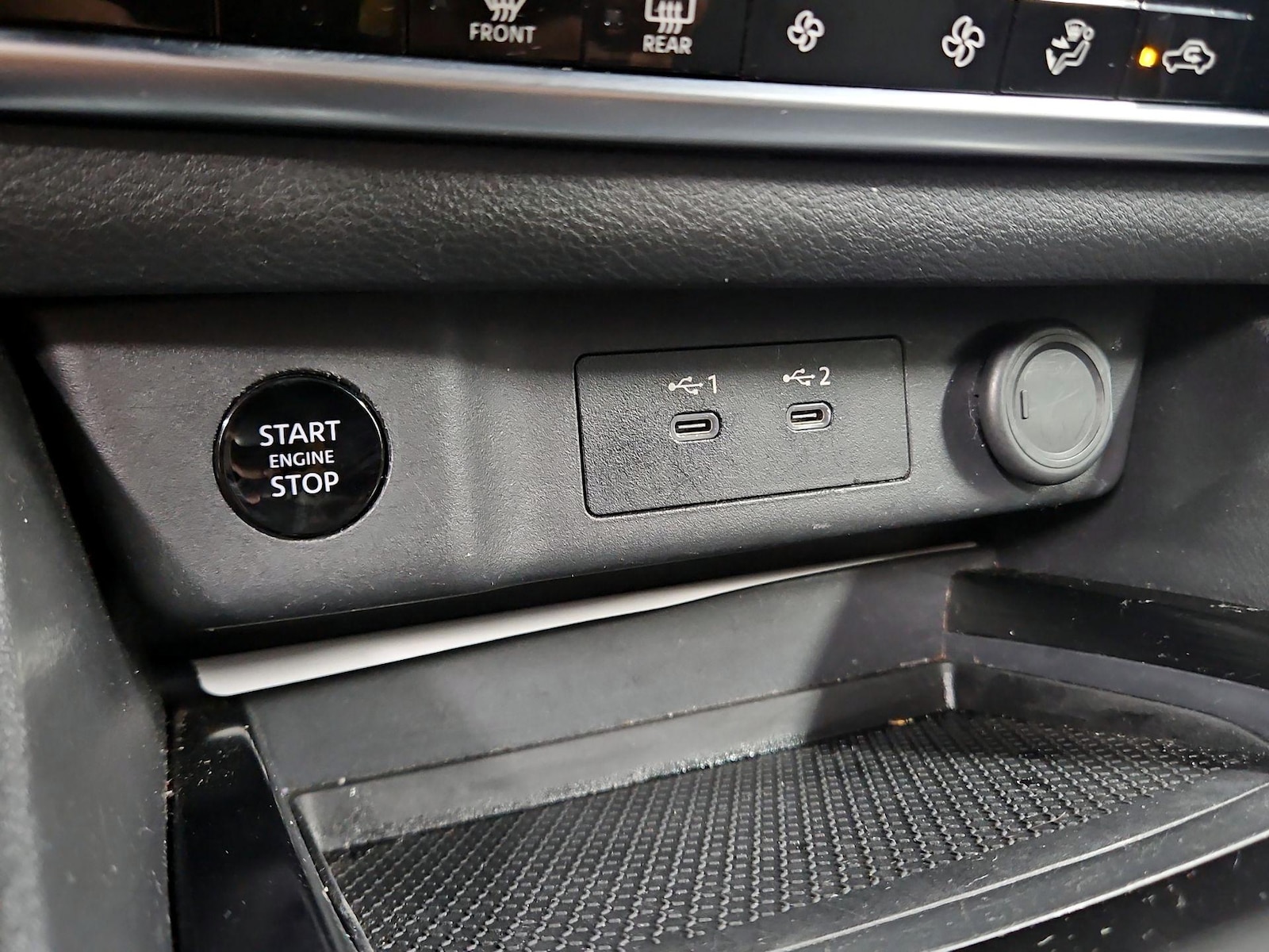 2025 Nissan Rogue SV - Photo 19