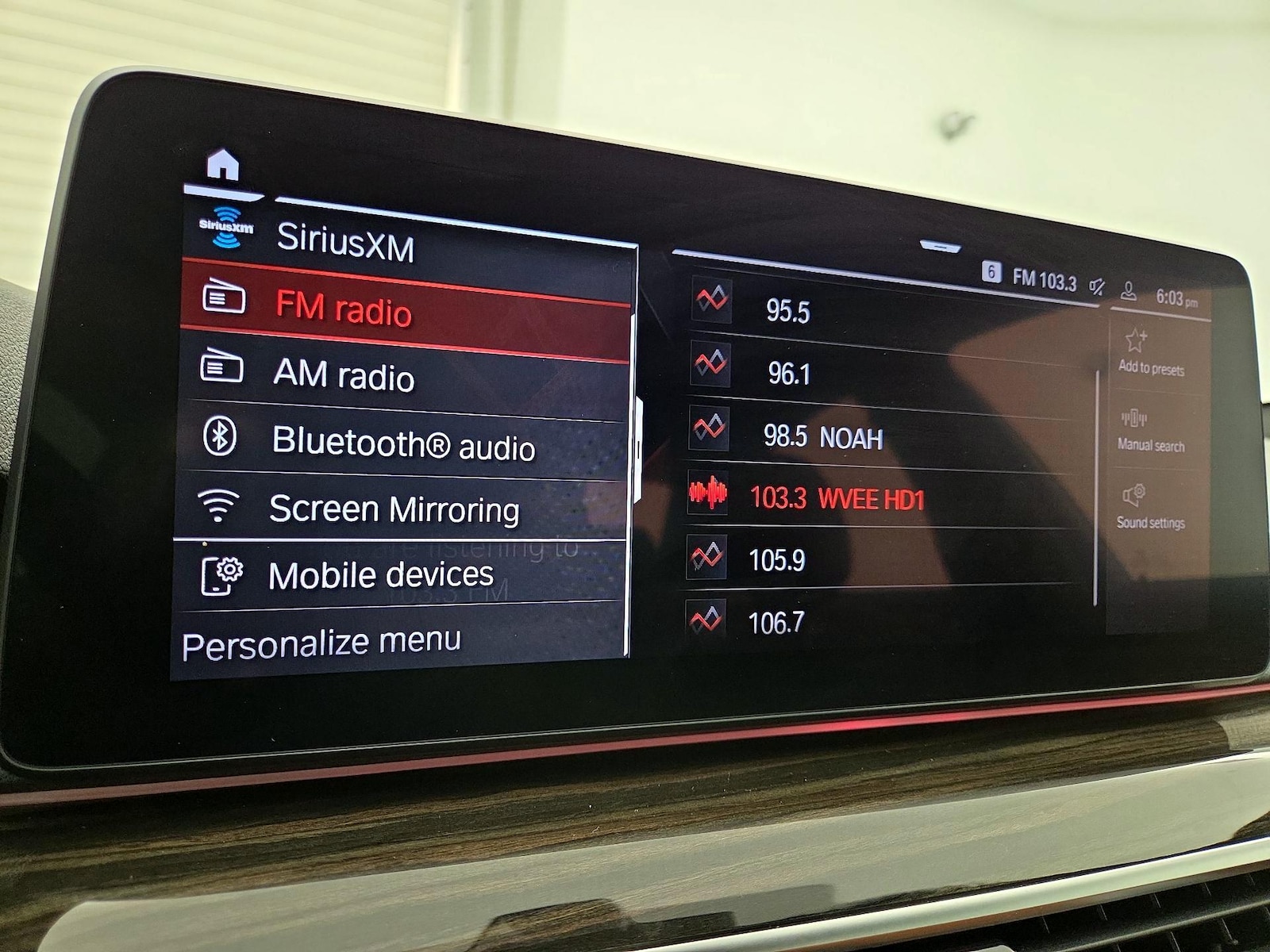 2022 BMW 5 Series 530i - Photo 17