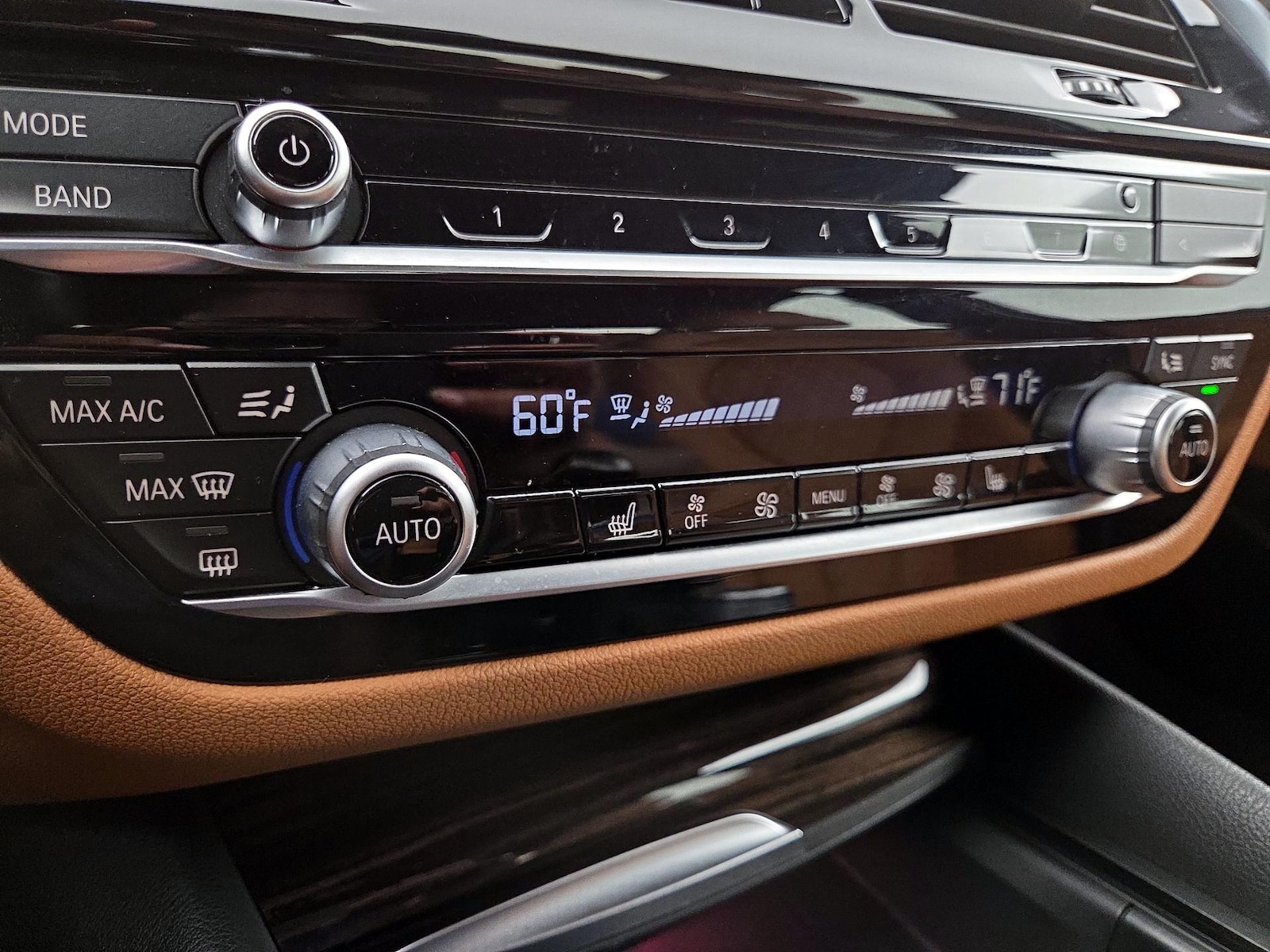 2022 BMW 5 Series 530i - Photo 18