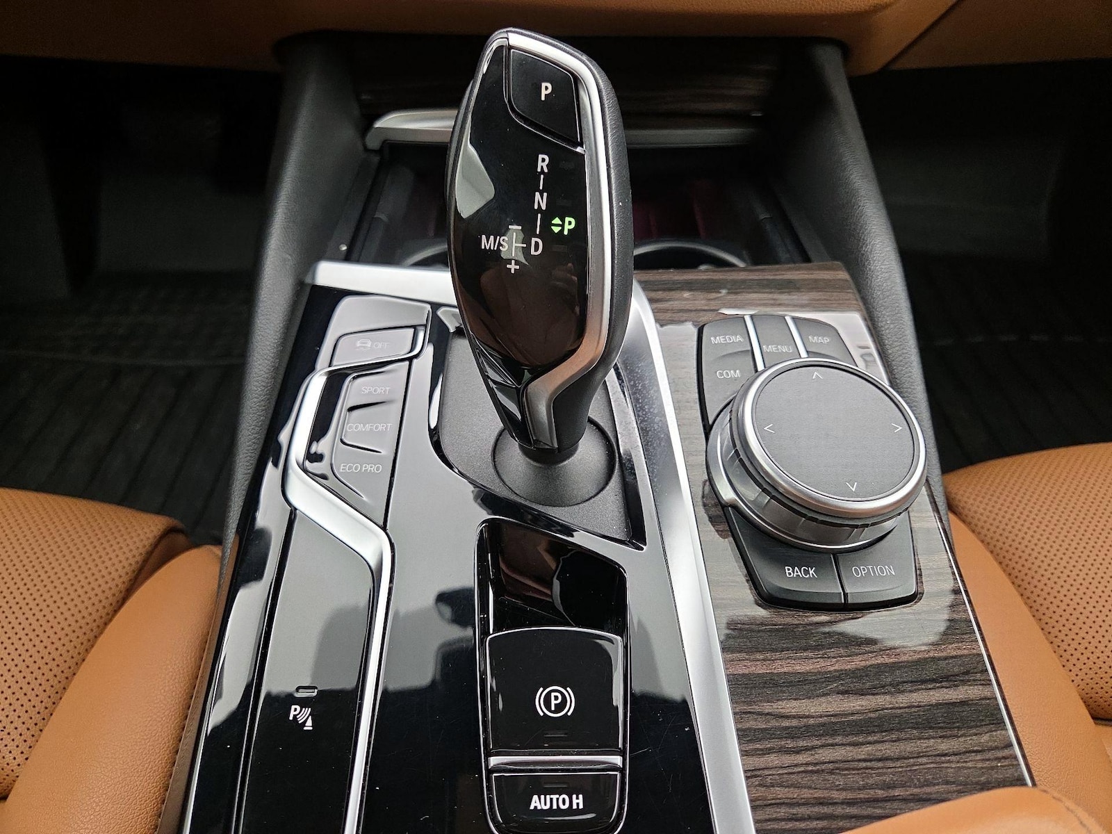 2022 BMW 5 Series 530i - Photo 19