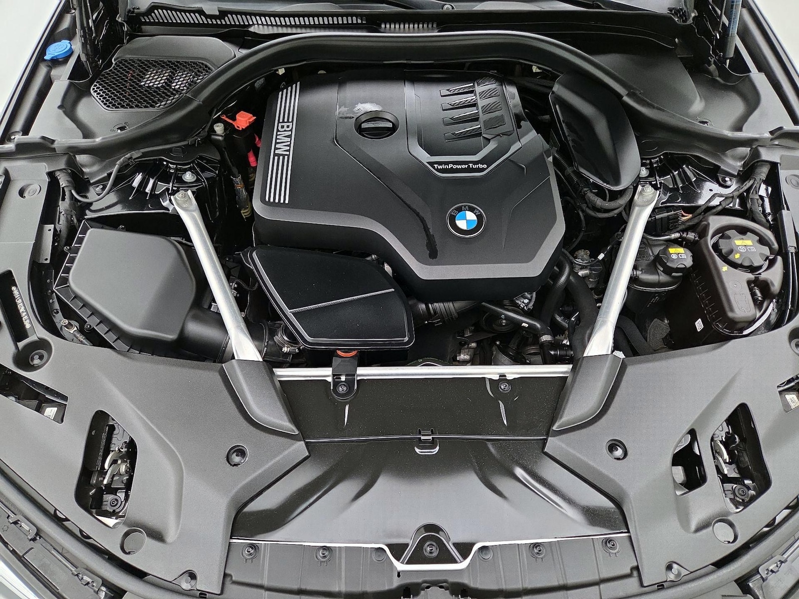 2022 BMW 5 Series 530i - Photo 24