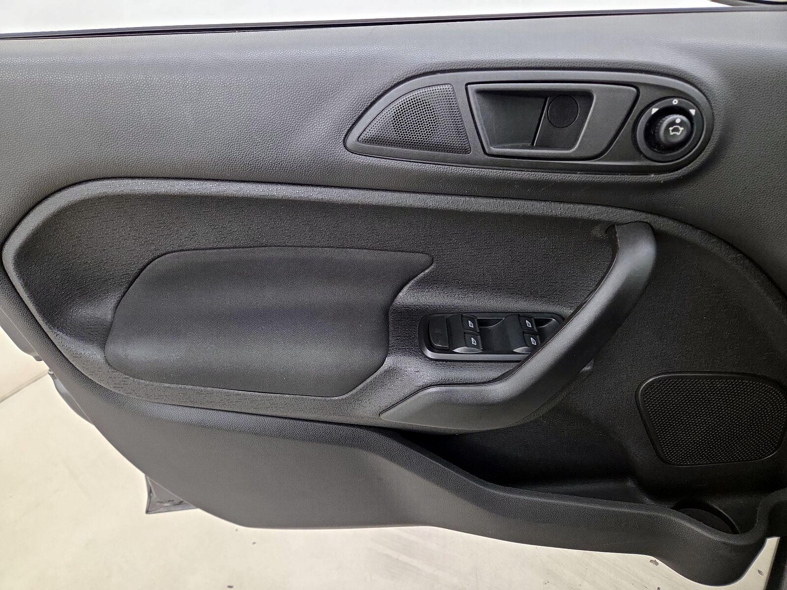 2019 Ford Fiesta SE - Photo 13