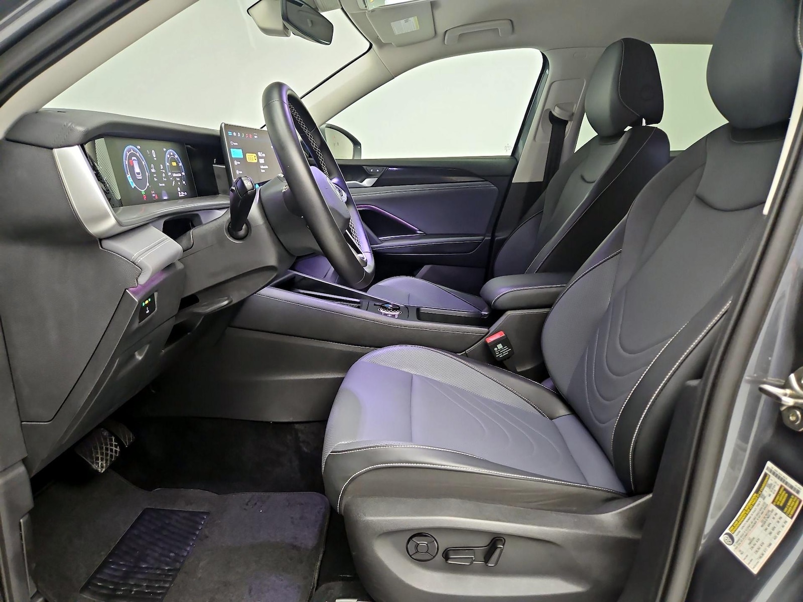 2026 Volkswagen Tiguan SE - Photo 12