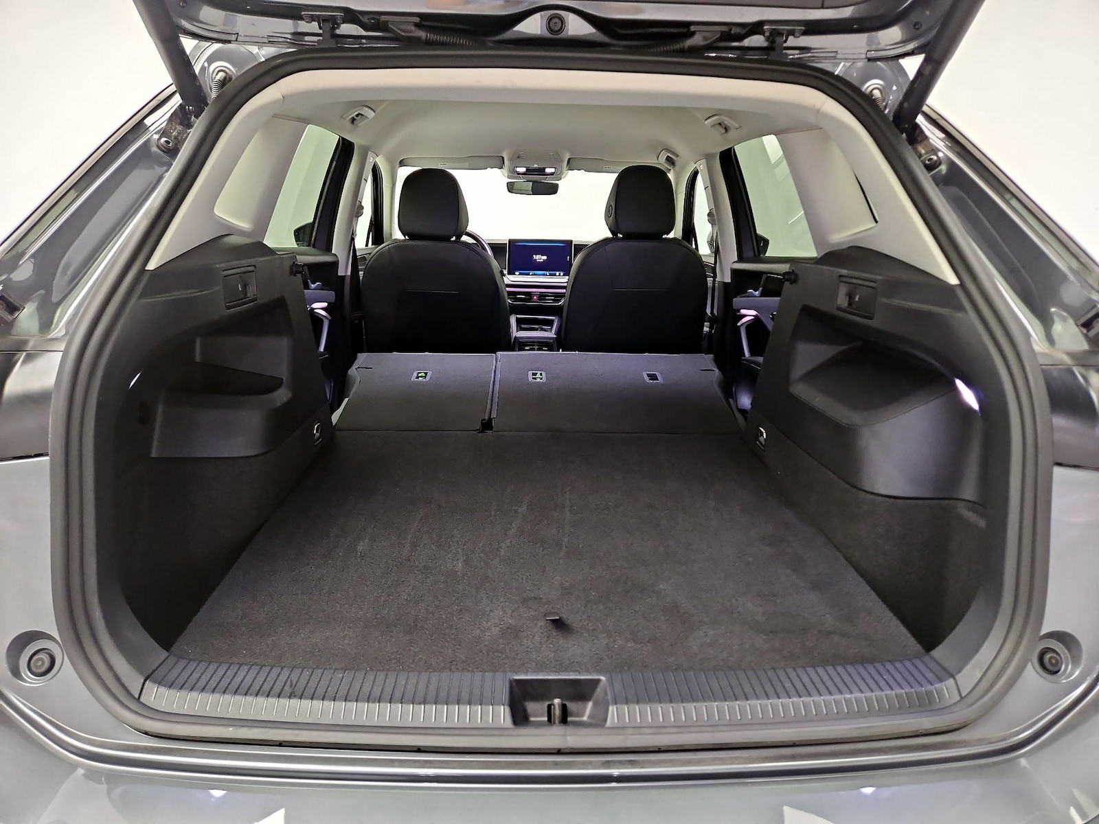 2026 Volkswagen Tiguan SE - Photo 22