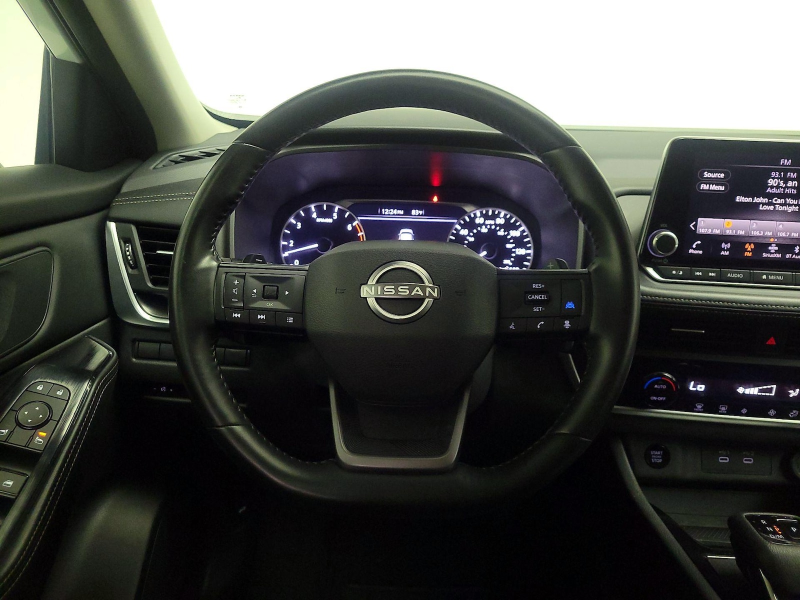 2025 Nissan Rogue SV - Photo 11