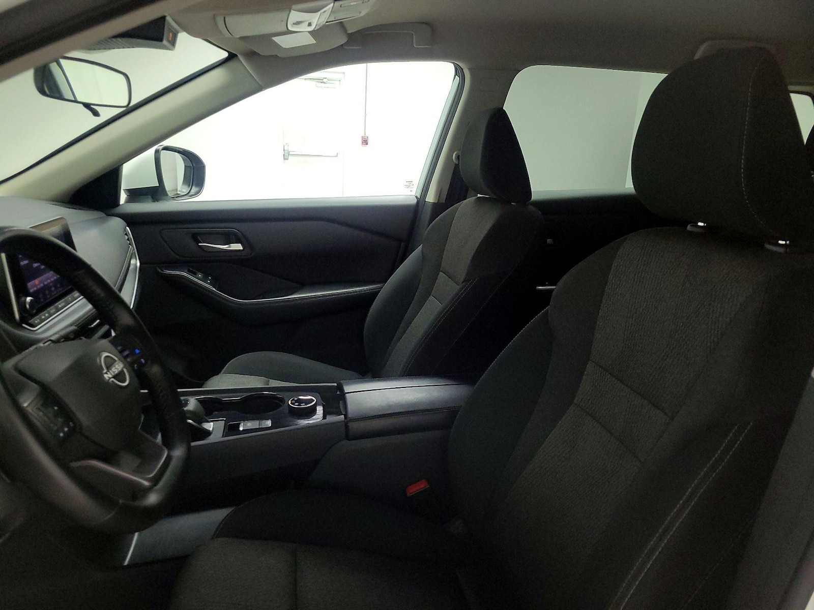 2025 Nissan Rogue SV - Photo 12