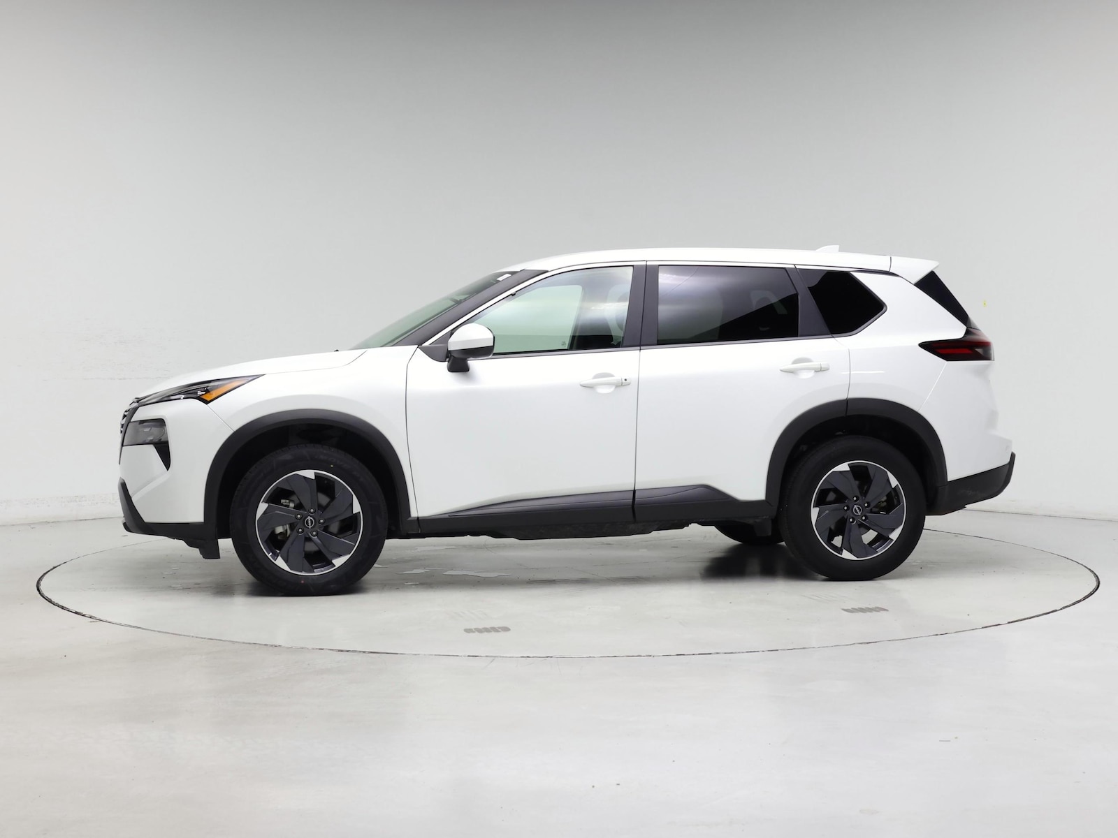 2025 Nissan Rogue SV - Photo 4