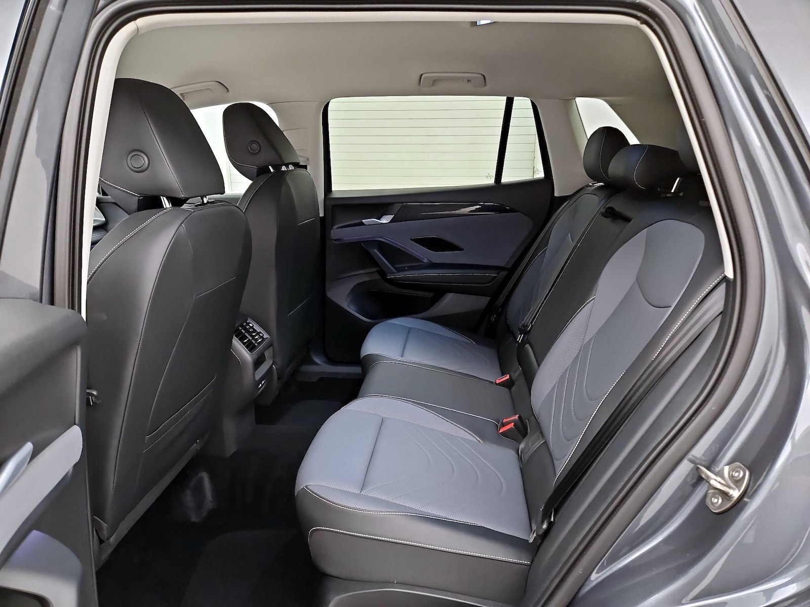 2026 Volkswagen Tiguan SE - Photo 20