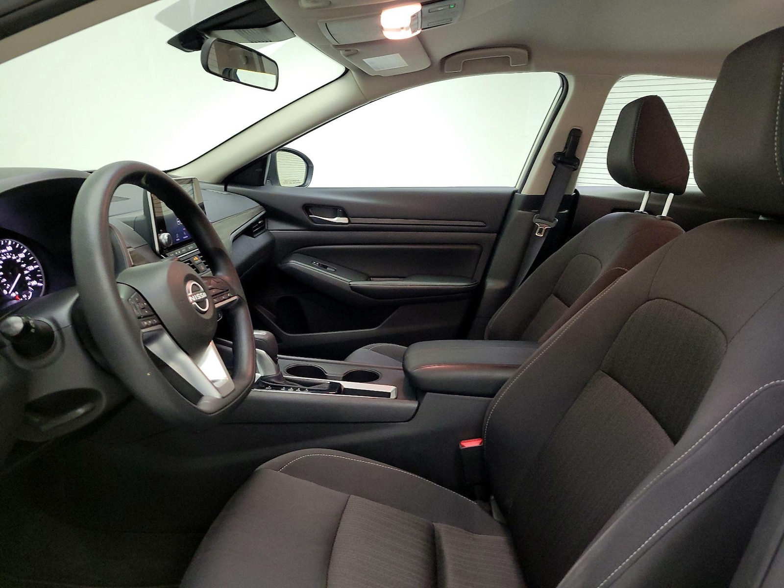2025 Nissan Altima SV - Photo 12