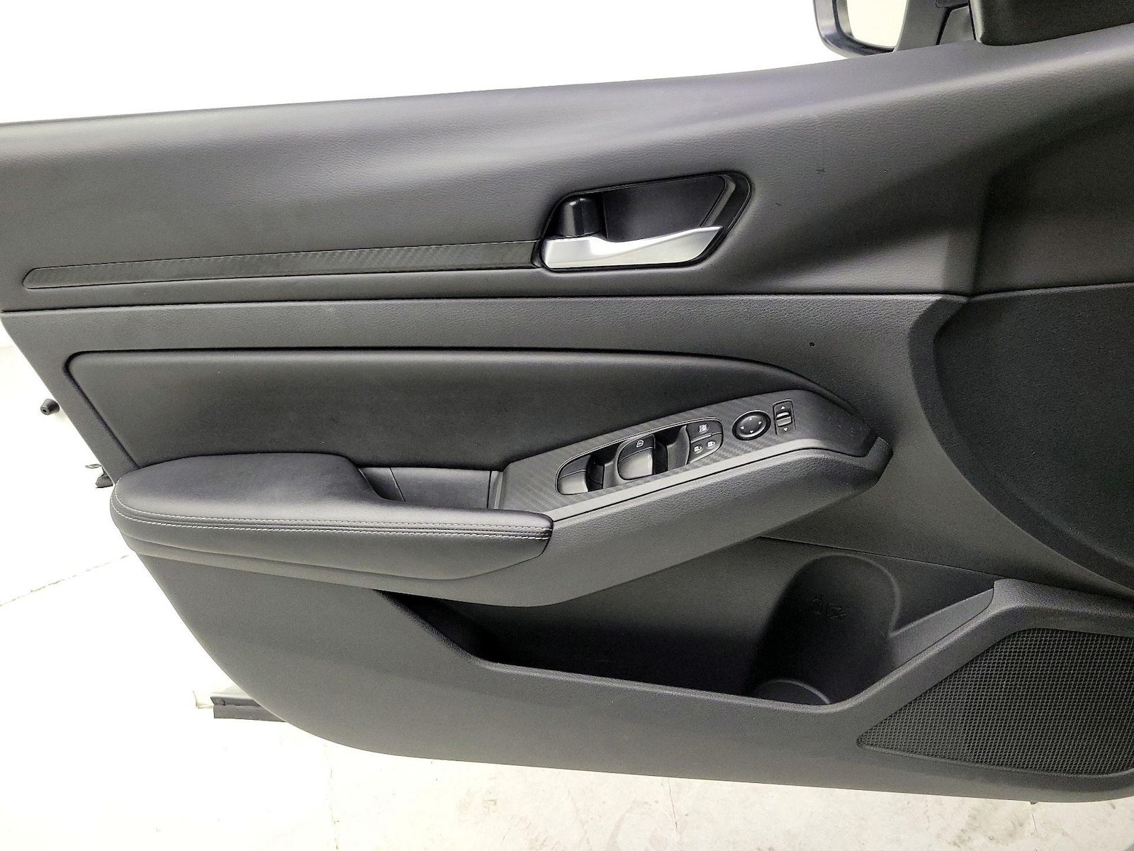 2025 Nissan Altima SV - Photo 13