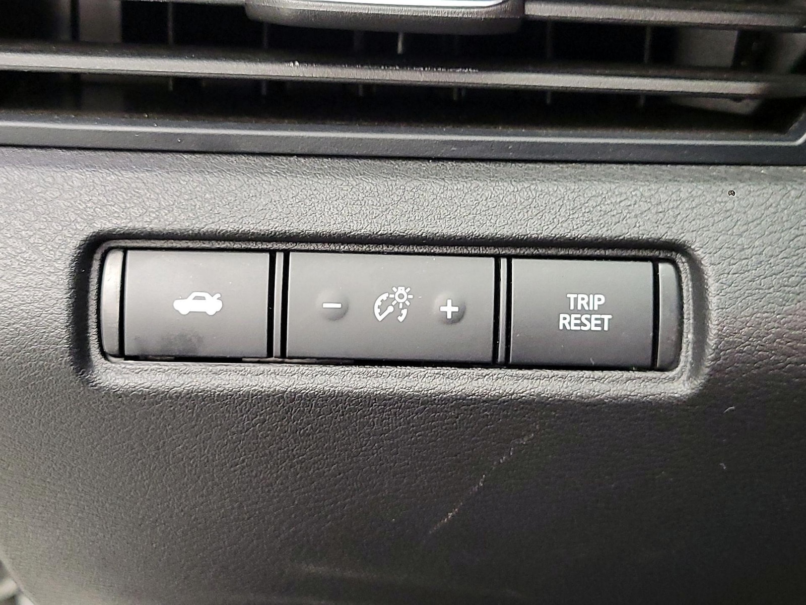 2025 Nissan Altima SV - Photo 14