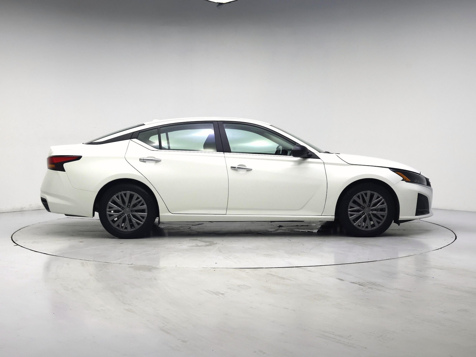 2025 Nissan Altima SV - Photo 8