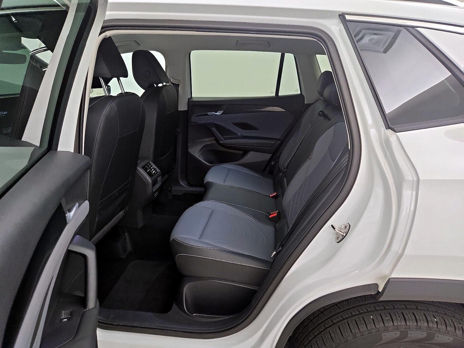 2026 Volkswagen Tiguan SE - Photo 20