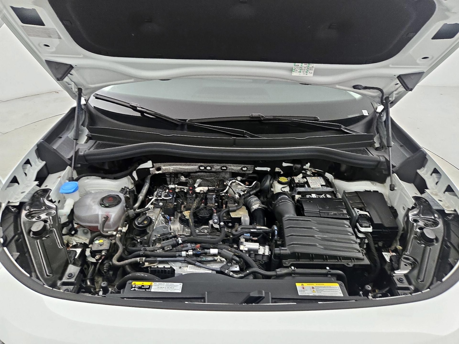 2026 Volkswagen Tiguan SE - Photo 22