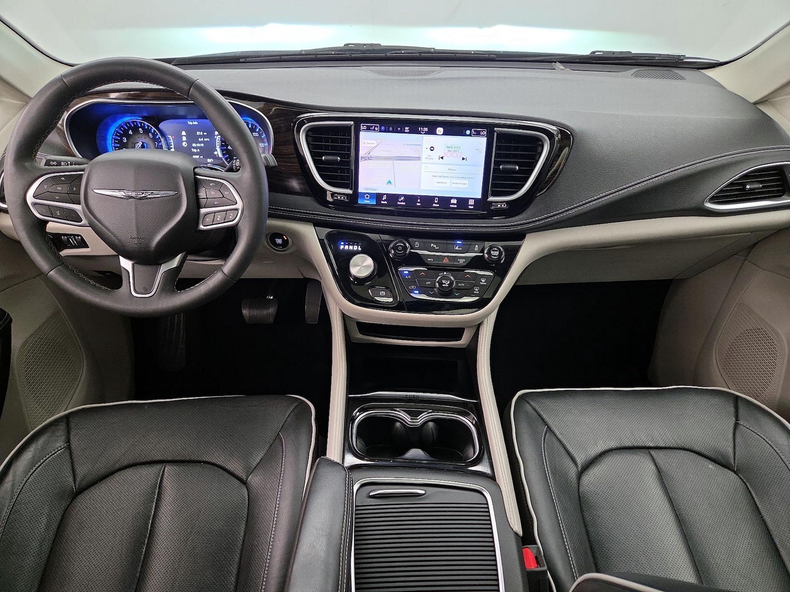 2023 Chrysler Pacifica Limited - Photo 10