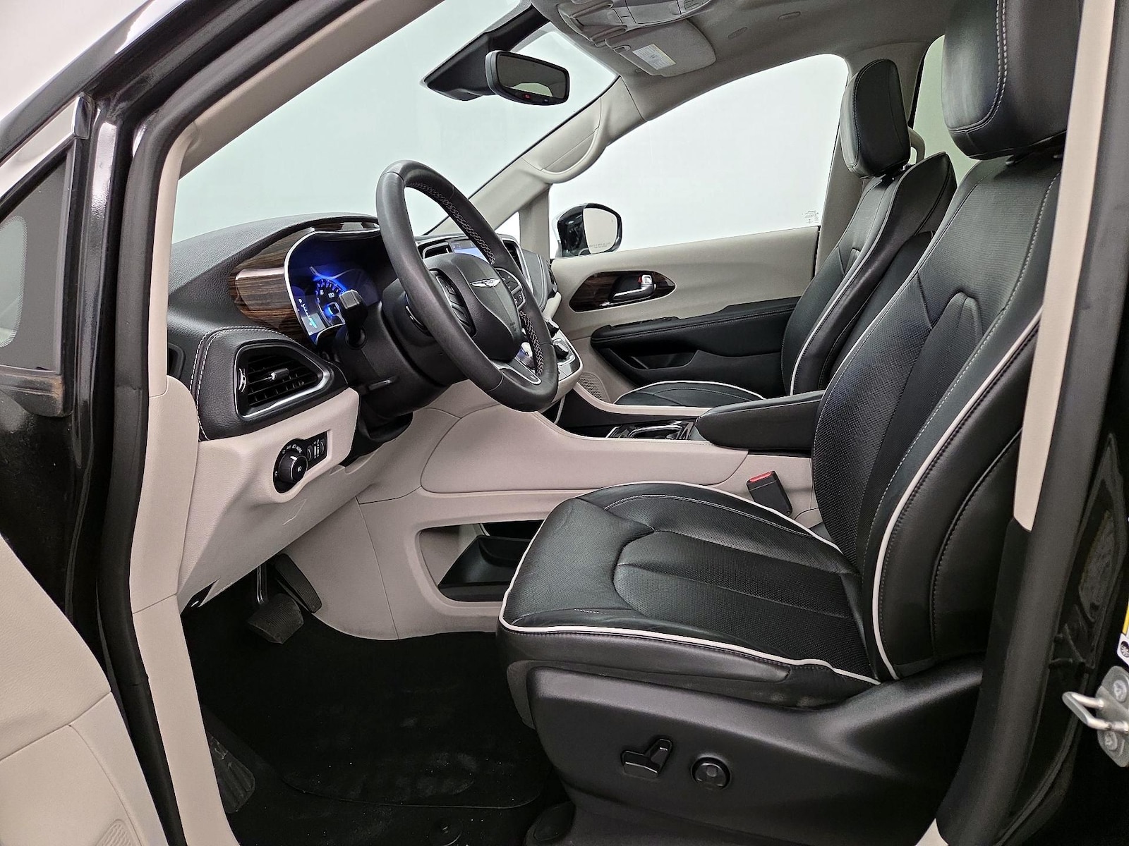 2023 Chrysler Pacifica Limited - Photo 12