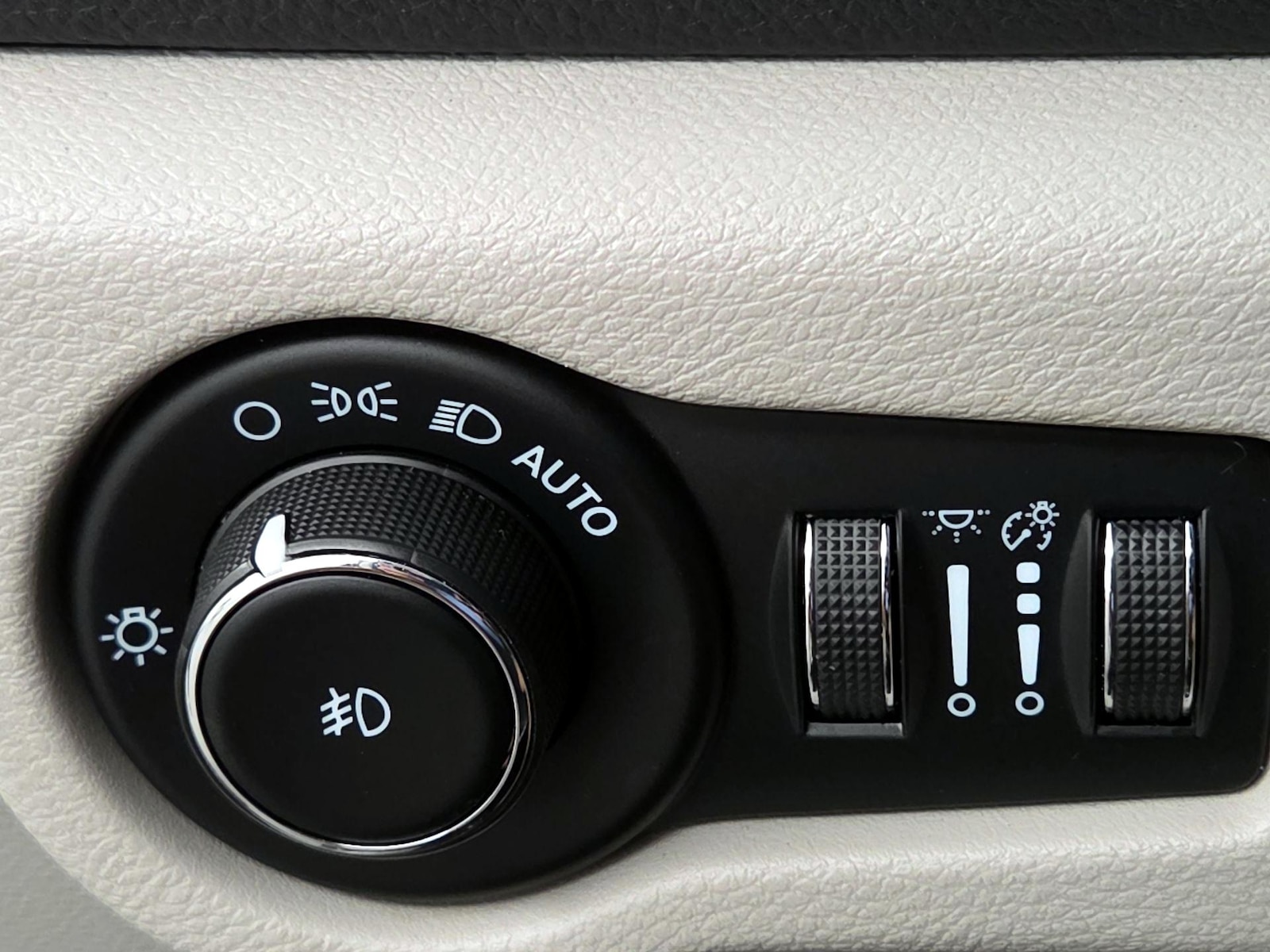 2023 Chrysler Pacifica Limited - Photo 14