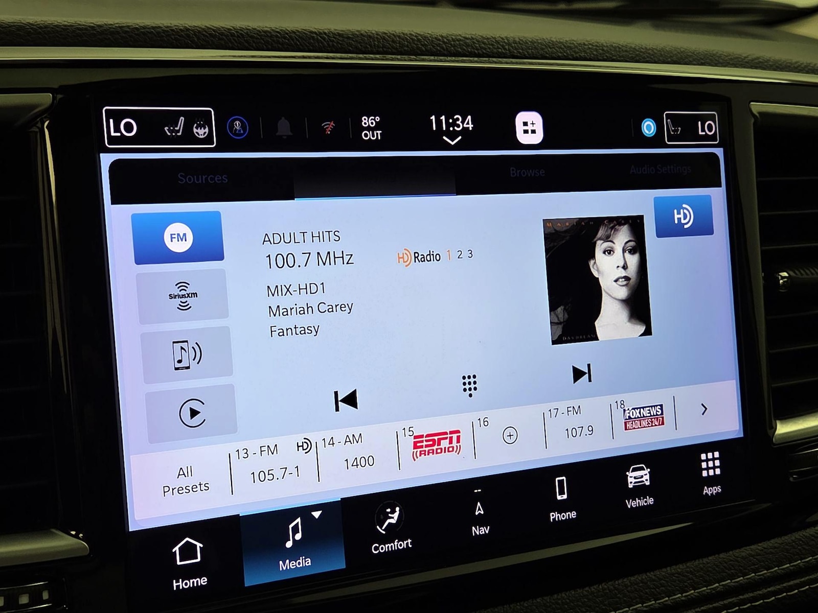 2023 Chrysler Pacifica Limited - Photo 17