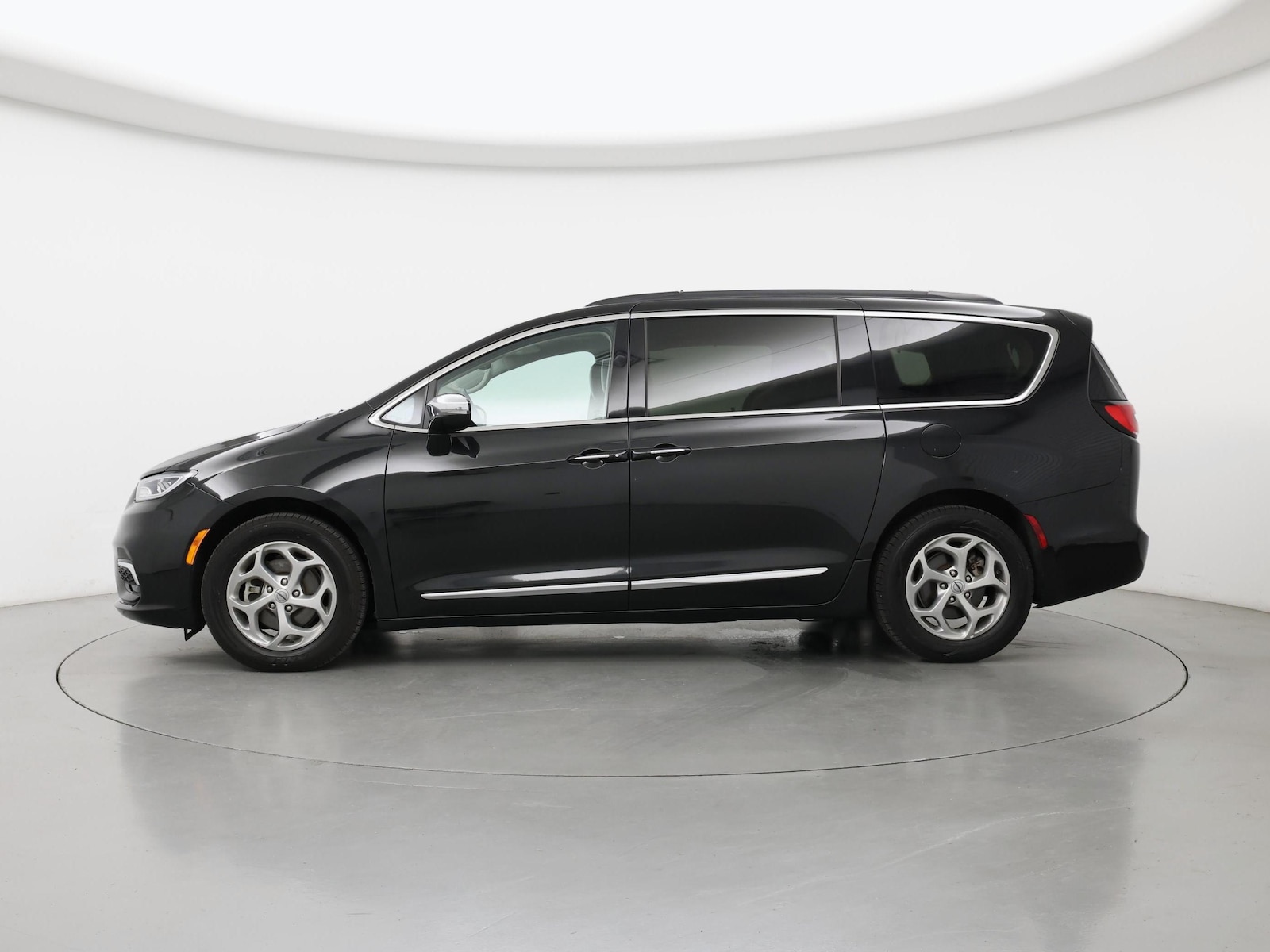 2023 Chrysler Pacifica Limited - Photo 4