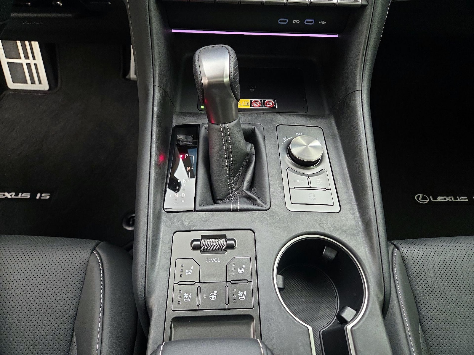 2026 Lexus IS 350 F SPORT - Photo 17