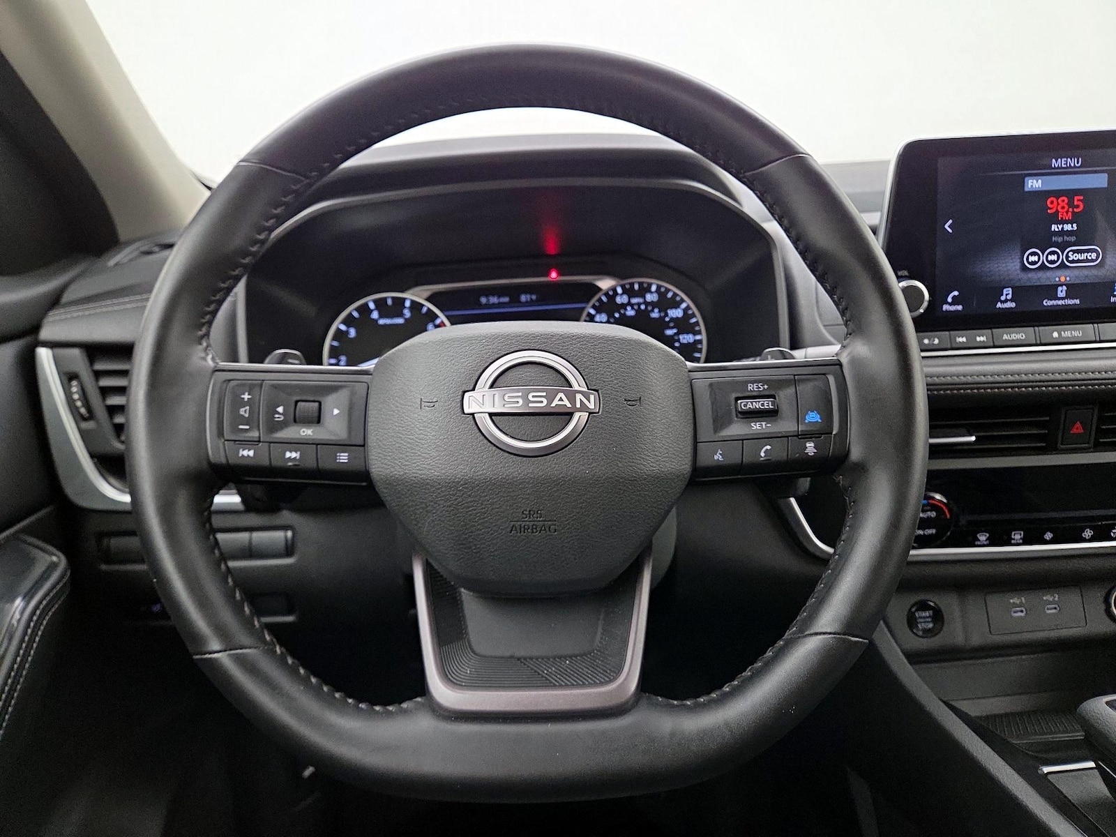 2025 Nissan Rogue SV - Photo 11