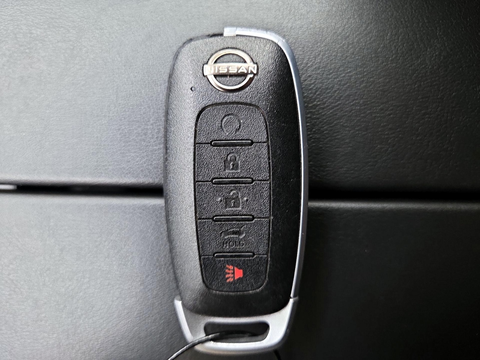 2025 Nissan Rogue SV - Photo 23