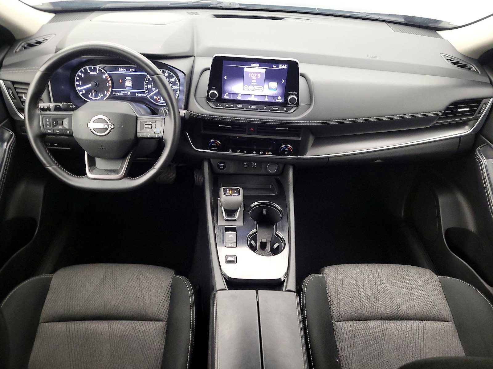2025 Nissan Rogue SV - Photo 10