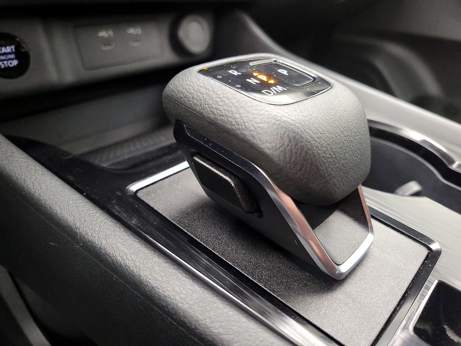 2025 Nissan Rogue SV - Photo 18